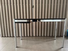 USM Haller Schreibtisch mit Ausziehfach