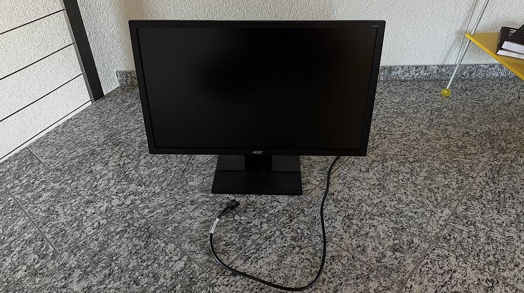 Monitor: Bildschirm (Diagonale 60cm) – Usato da Lausen venduto da dannywidmer