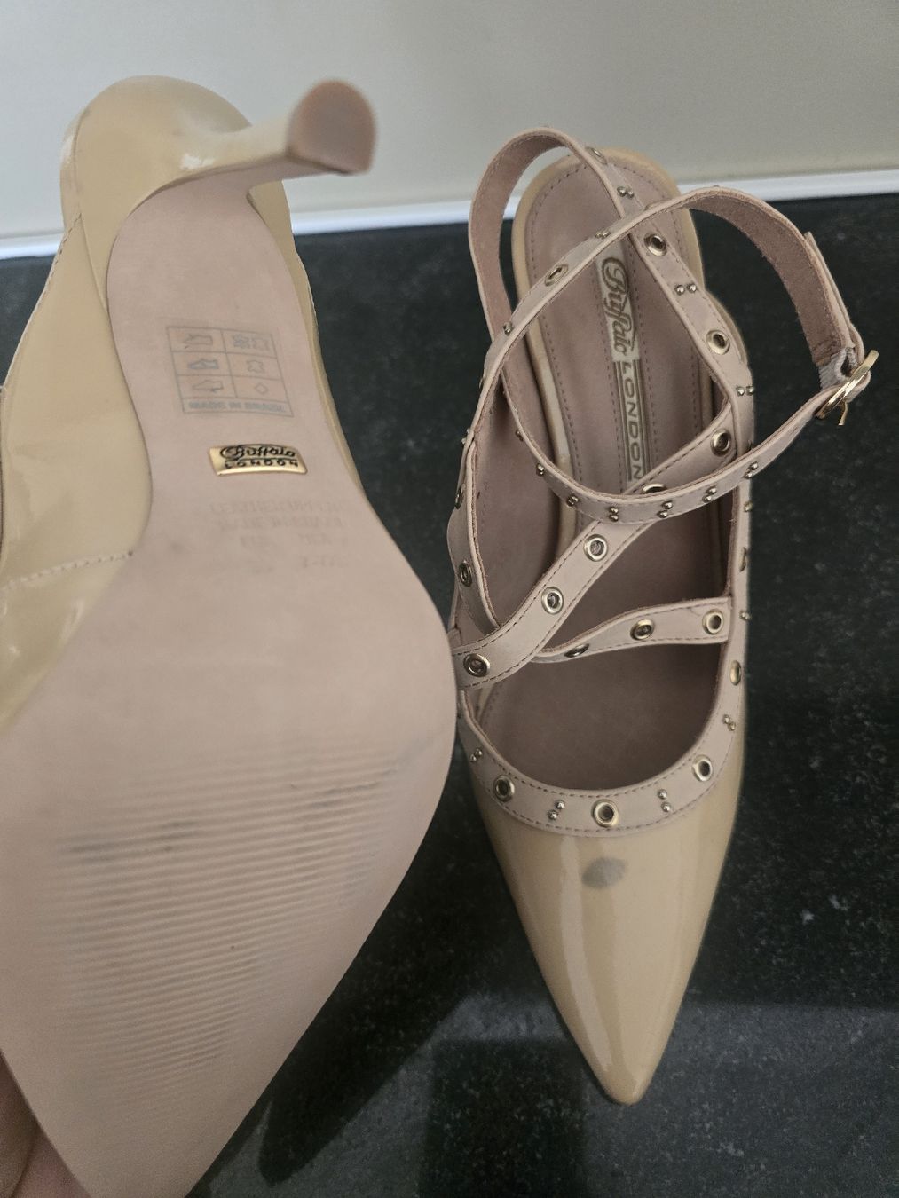 Buffalo Scarpe da donna: Buffalo High Heels - Beige Lack - Gr.38 – Difettoso da Hägglingen venduto da Raff_Ella 2