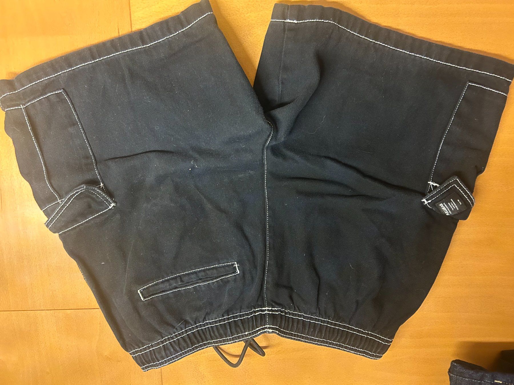 Jeans: Short cargo Pull&Bear noir taille M état occasion – Usato da Cugy VD venduto da pit_aless