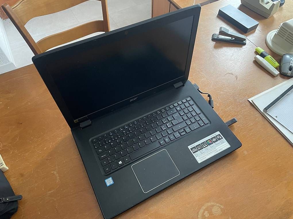 Notebook: Laptop Acer "Aspire E17 – Usato da Basel venduto da comet04