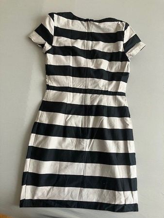Robe rayée H&M, taille 36, parfaite pour l'été!