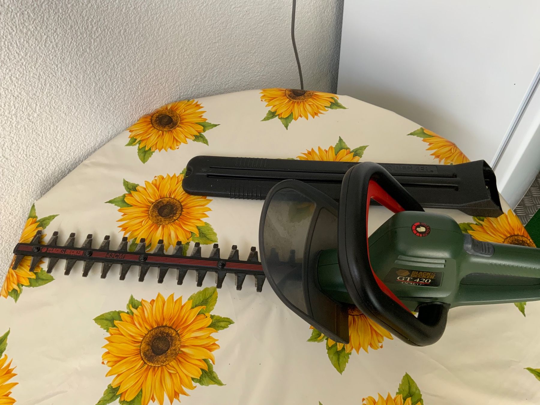 Alle Werkzeuge: Heckenschere BLACK+DECKER GT 420 43cm – Gebraucht aus Schübelbach von Hecht11. 1