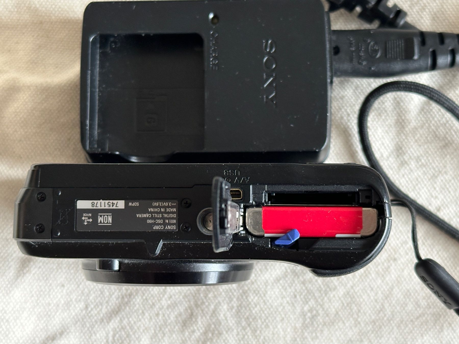 Sony Fotocamera: Sony DSC-H90 Digitalkamera mit Zubehör – Usato da Dotzigen venduto da YGMT 4