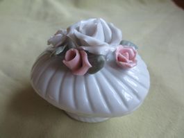 hübsche Porzellan Dose mit Rosen, Vintage