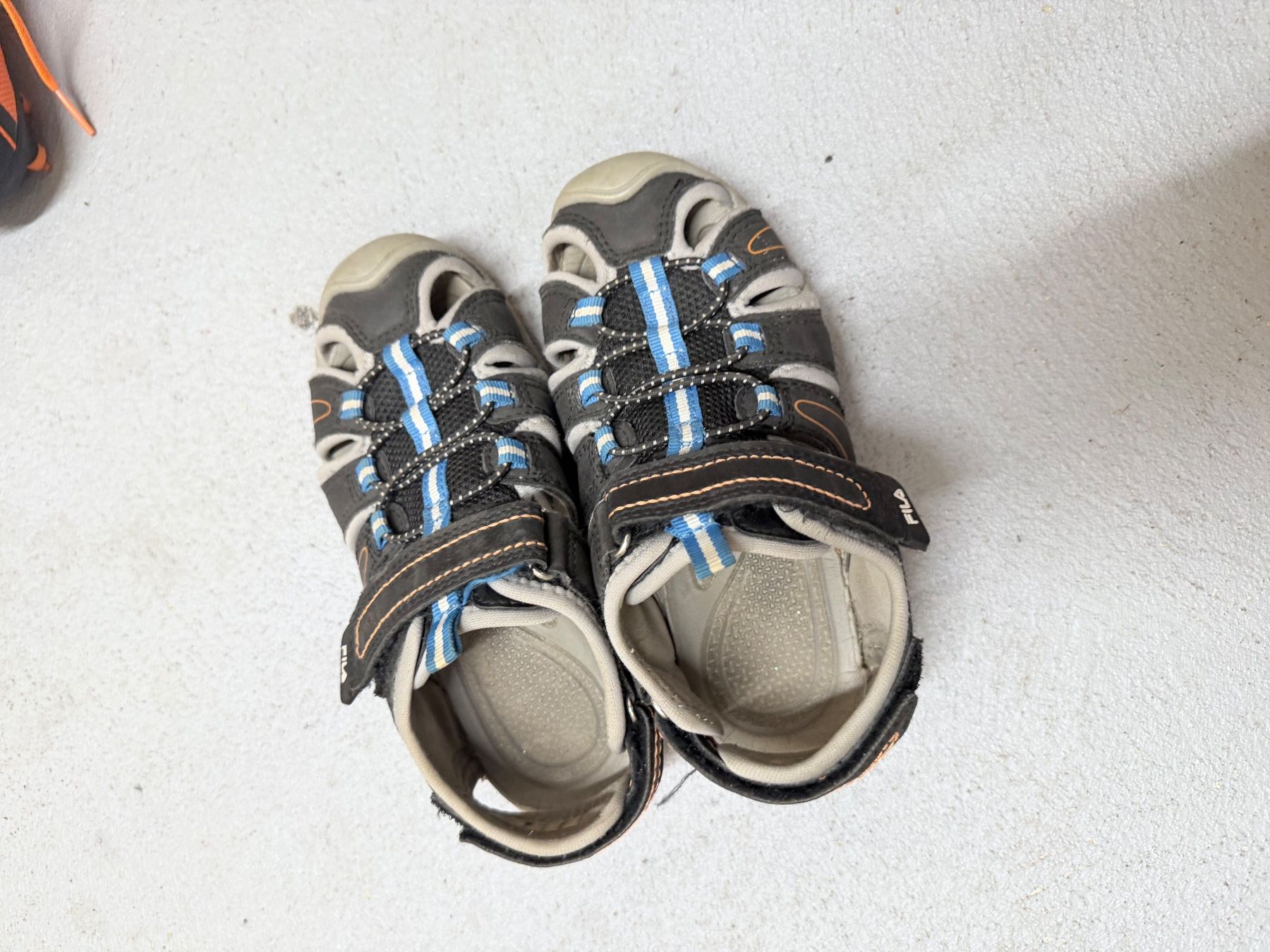 Fila Scarpe per ragazzi: Kinder Sandalen Fila Grösse 29 – Usato da ZÜRICH venduto da ellison82