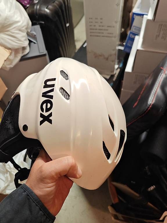 Casques: Damen Skihelm – D'occasion à Au ZH par PaintingAuction