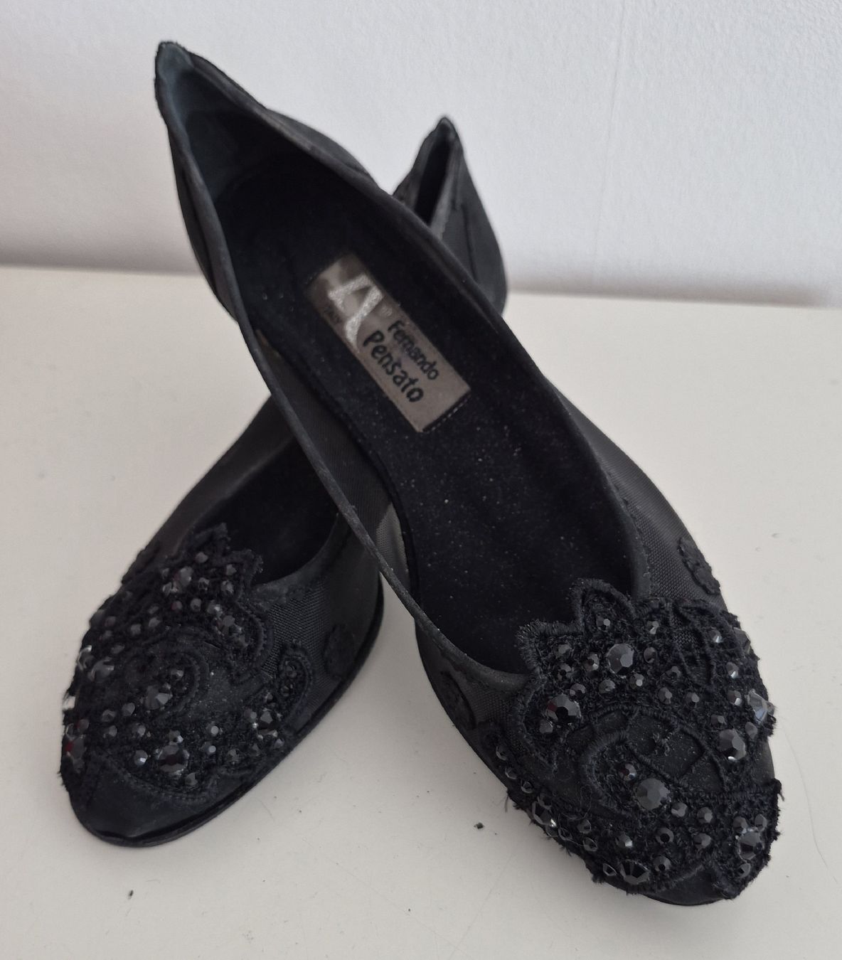 Scarpe da donna: Pensato noire – Usato da Bern venduto da dasgesuchtobjekt