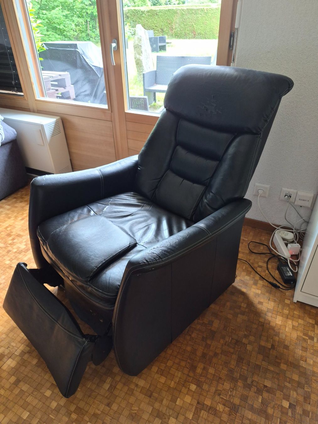 Sessel: Schwarzer Sessel – Gebraucht aus Düdingen von lar_sj2b 1