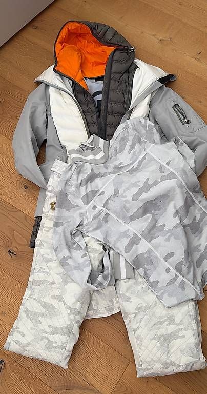 Bogner Costumes, combinaisons de sport et fonctionnelles: Bogner Skidress – D'occasion à St. Gallen par Eiky 2
