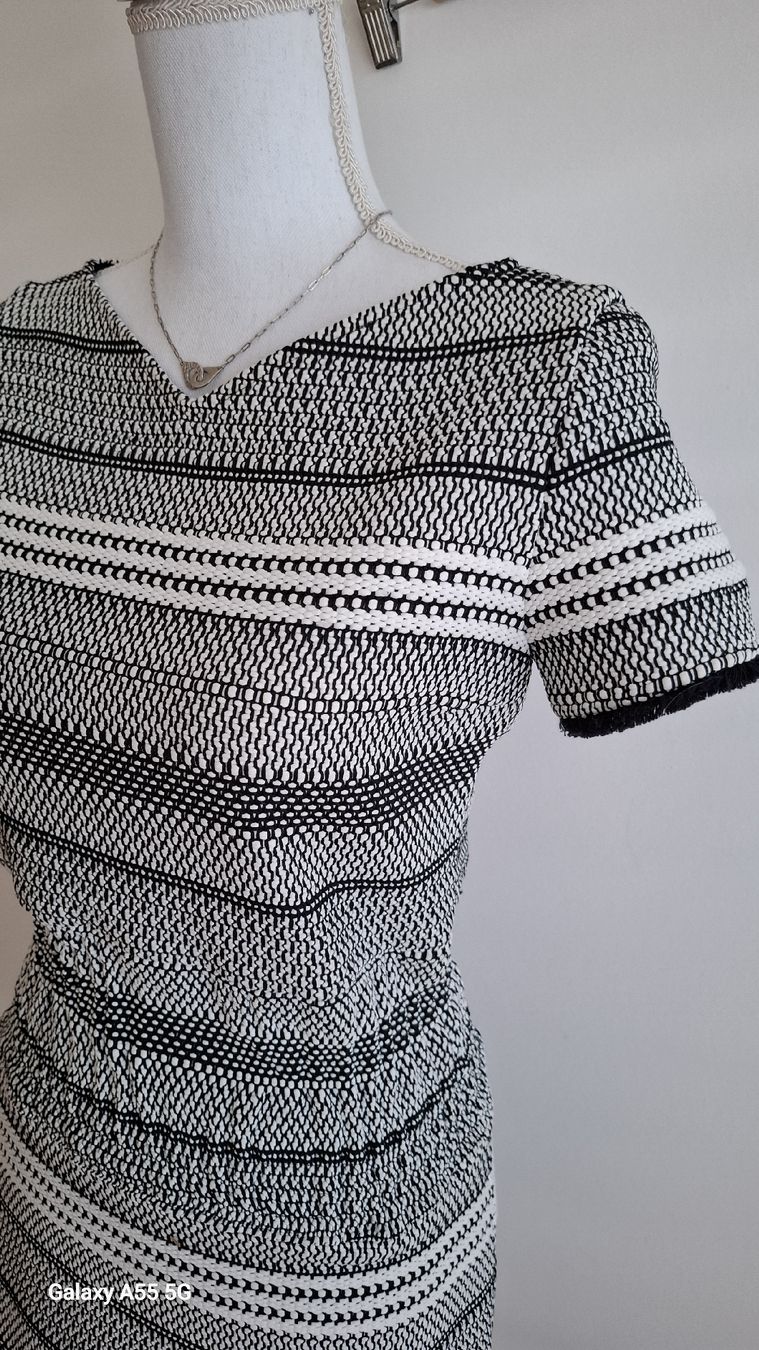 Maje Vestiti: Robe Maje rayée noir et blanc Taille 1 ou 36 Élégante – Usato da Payerne venduto da wardi11 2