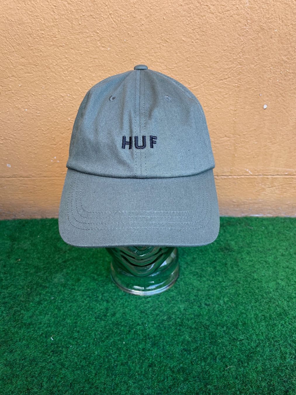 Copricapi, berretti & cappellini: Huf Skateboard Snapback Cap Embroidery – Usato da Zürich venduto da le_souk