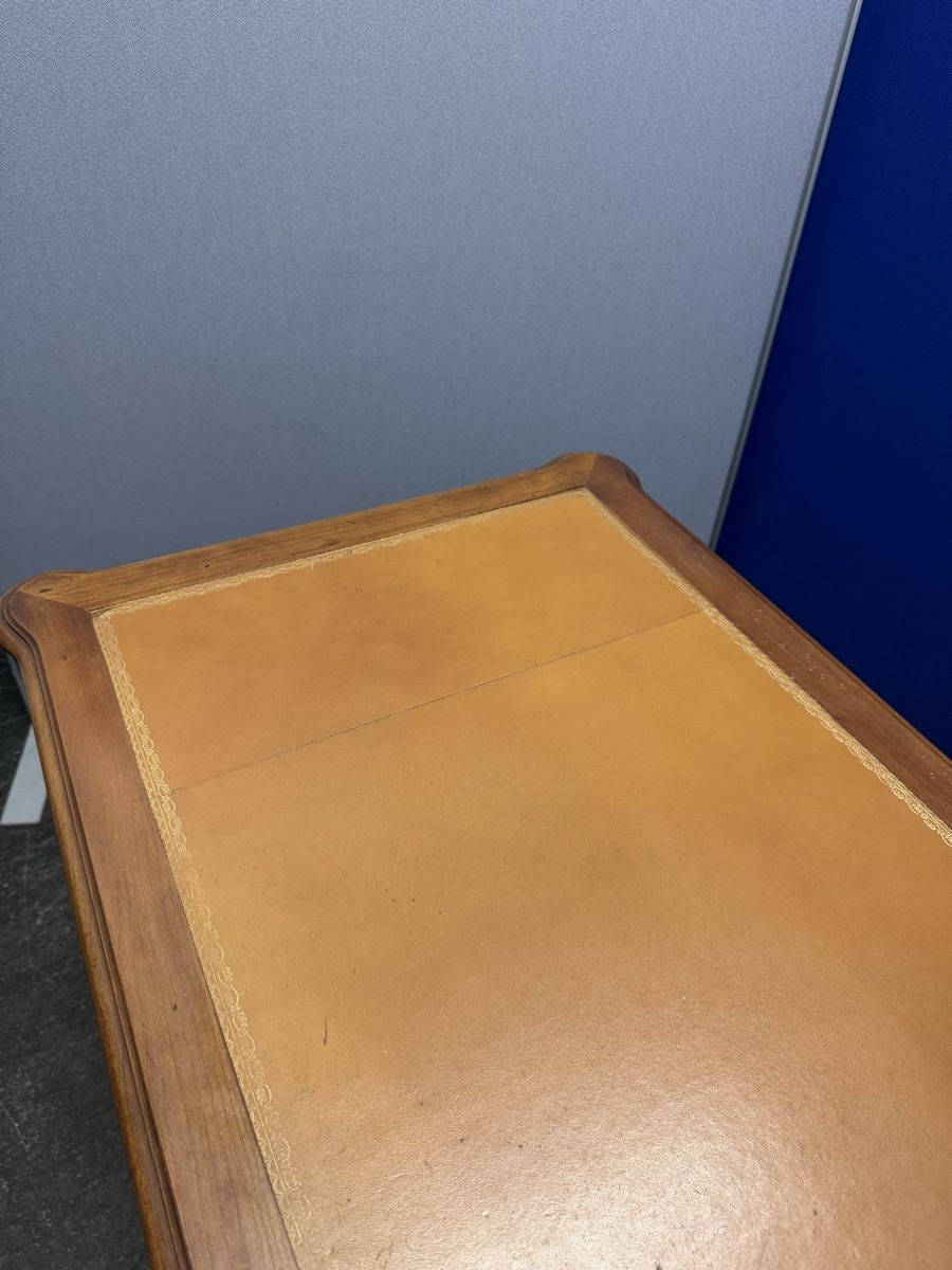 Scrivanie: Antiker Schreibtisch, Holz mit Leder – Usato da Bern venduto da samryan 7