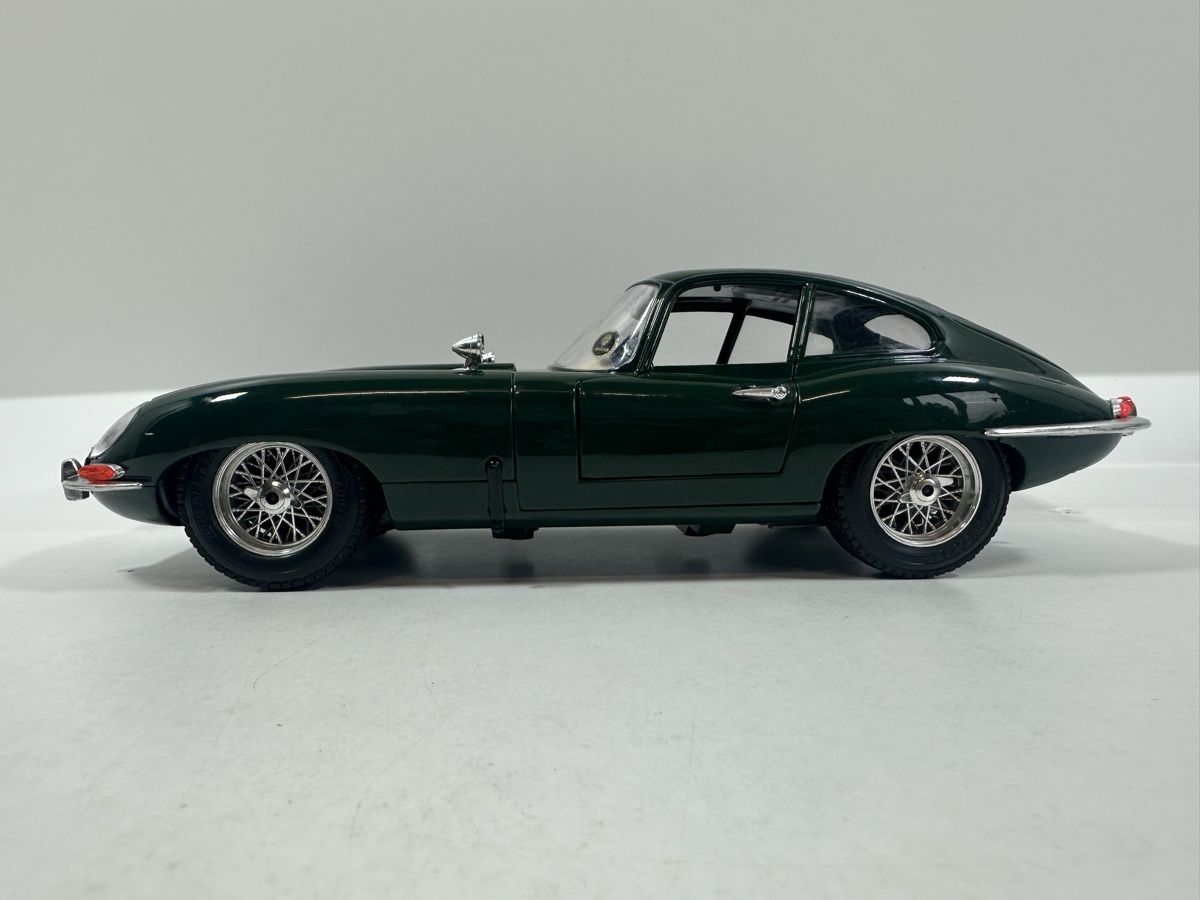 Bburago Modellini d'auto: 1961 Jaguar E Type 1:18, dunkelgrün, BBURAGO – Usato da Zofingen venduto da rf9_x2xt 2