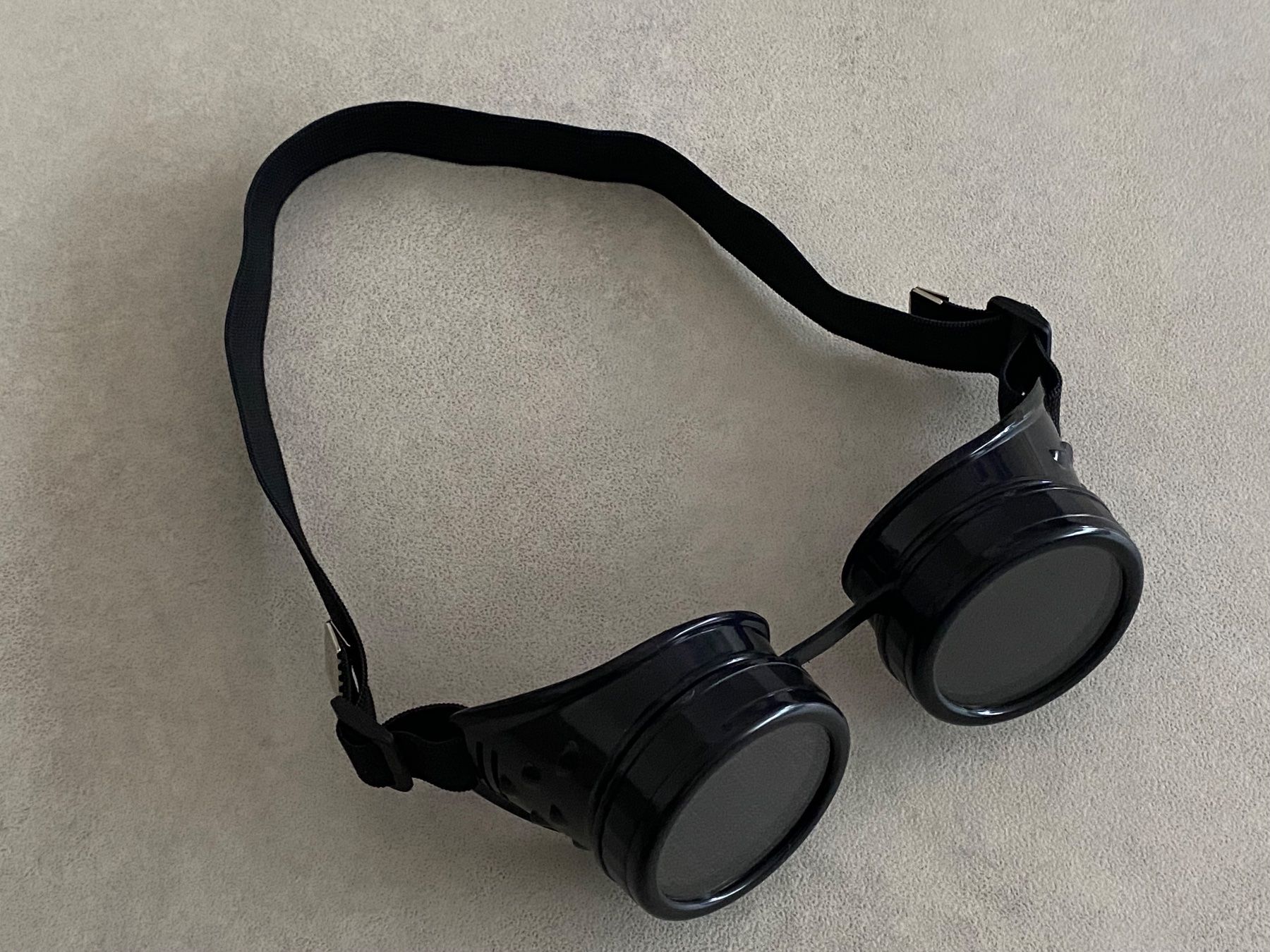 Brillen & Gläser: Steam Punk Brille schwarz – Neu und originalverpackt aus Spreitenbach von Brockiland-Flohmarkt