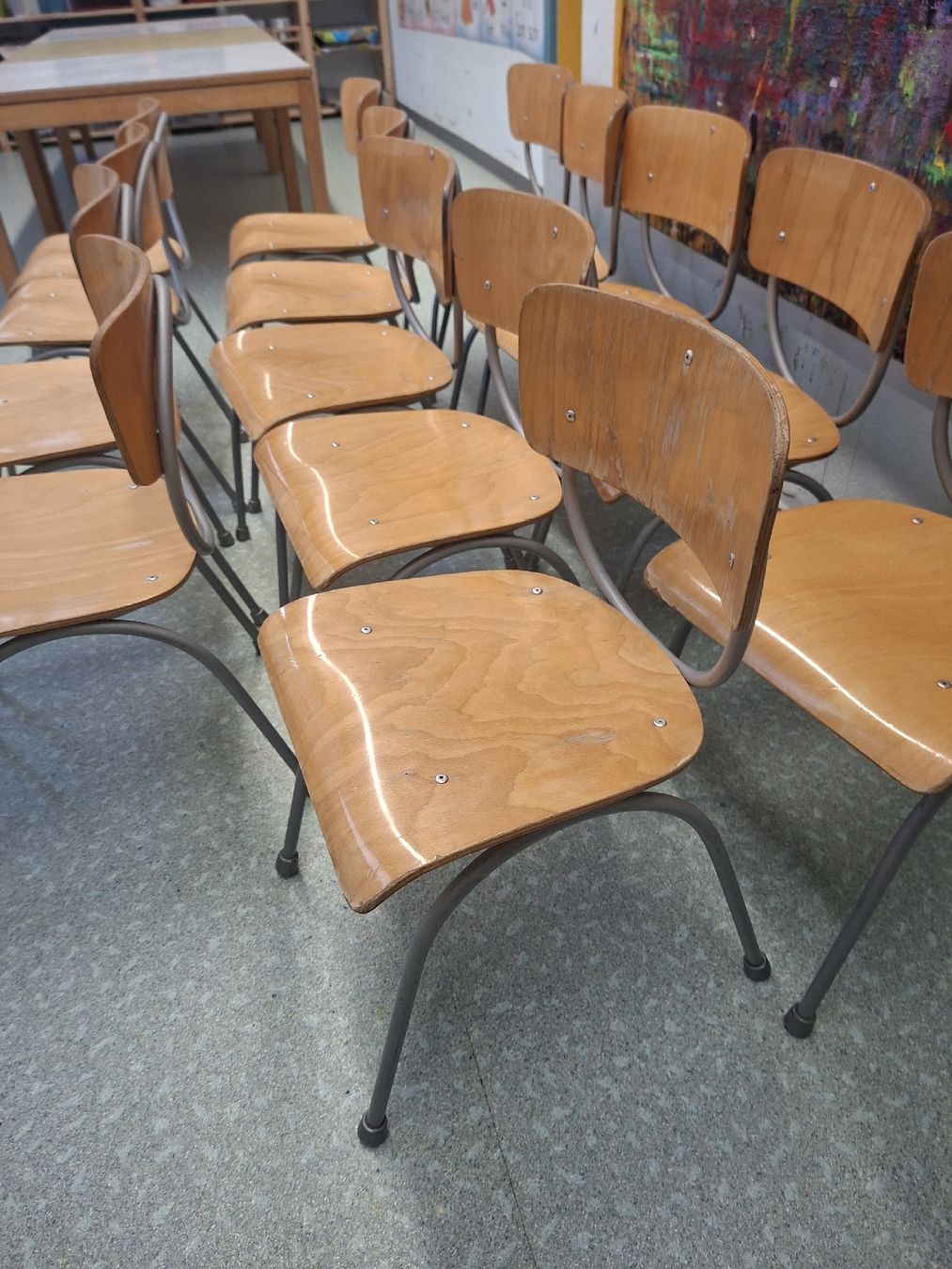 Stühle: 14 Kinderstühle – Gebraucht aus Wolhusen von matjm 1