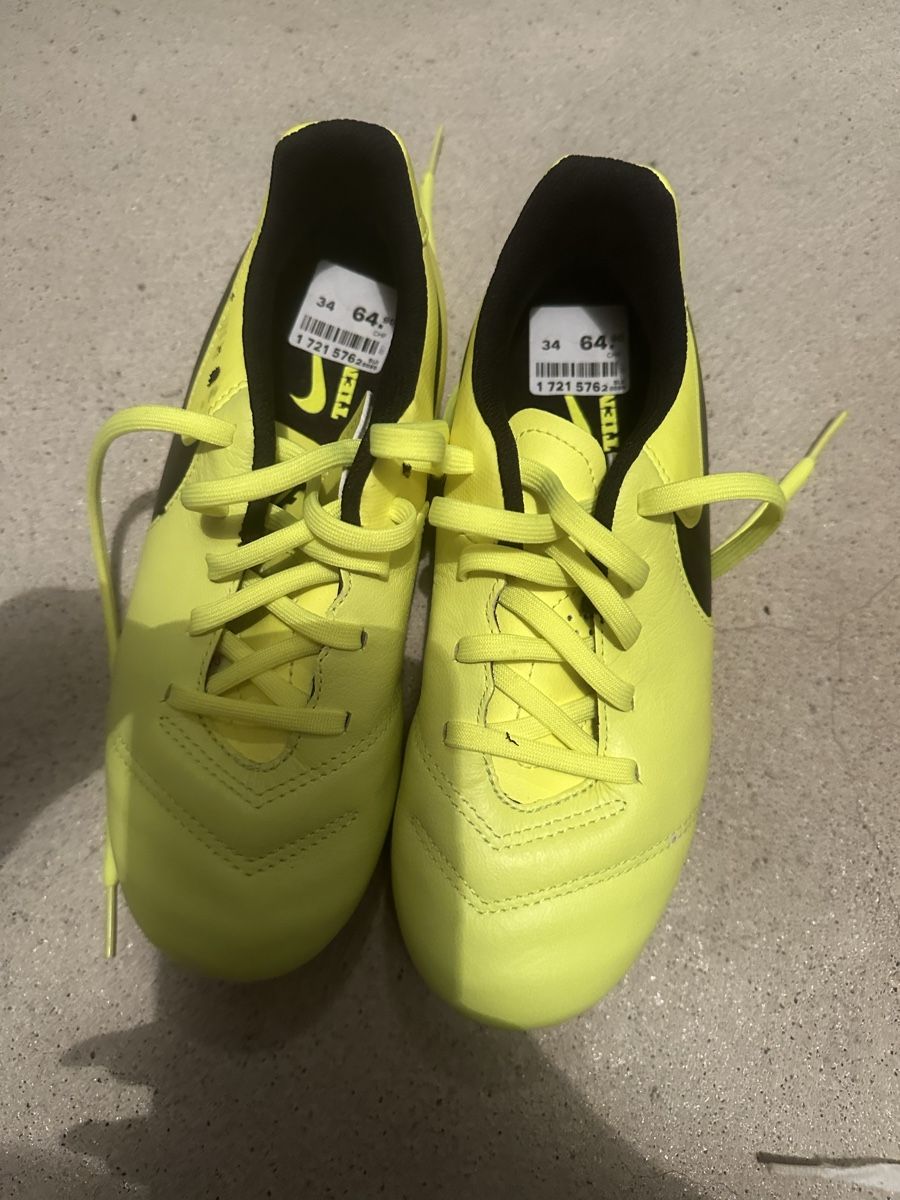 Nike Schuhe für Jungen: fussballschuhe von nike – Neu und originalverpackt aus Wetzikon ZH von Sammer79