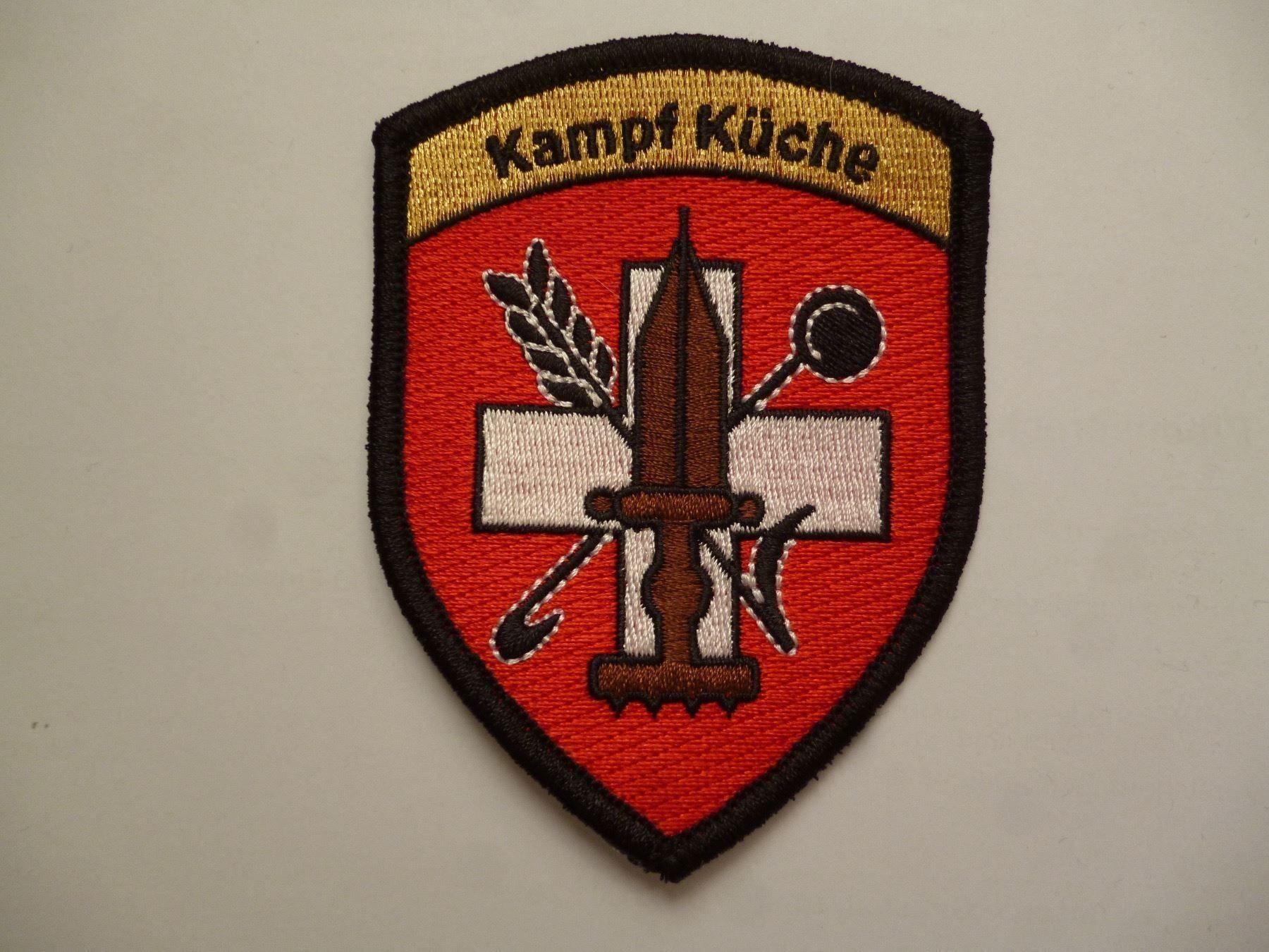 Plaketten & Abzeichen: Kampf Küche – Neu und originalverpackt aus Oberiberg von reimet