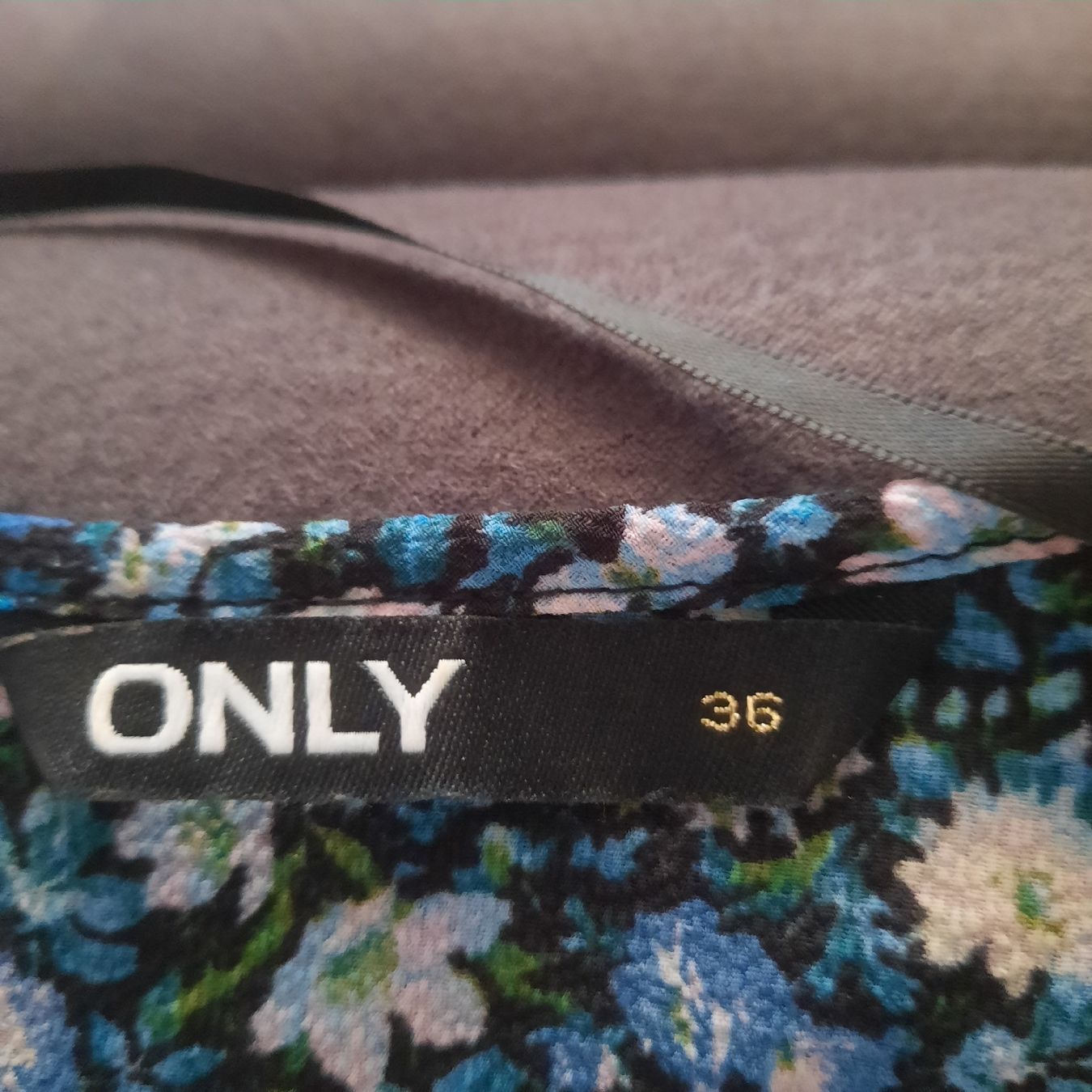 Only Camicette: Damenbluse ONLY Grösse 36 Blumenmuster kurzarm – Nuovo (secondo la descrizione) da Solothurn venduto da lsc_pf99 4