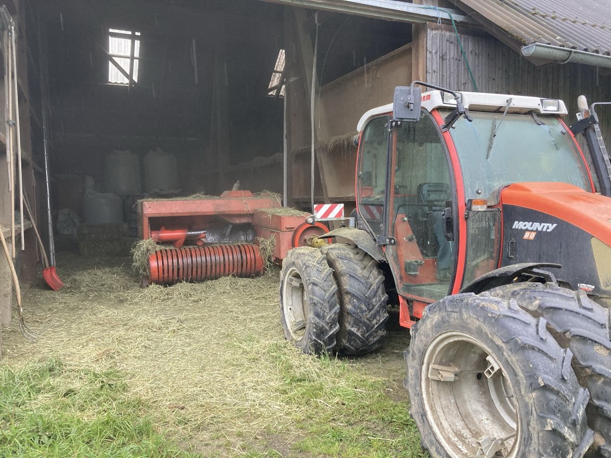 Tutte le macchine: Kleinballenpresse  – Usato da Gommiswald venduto da riflo 2