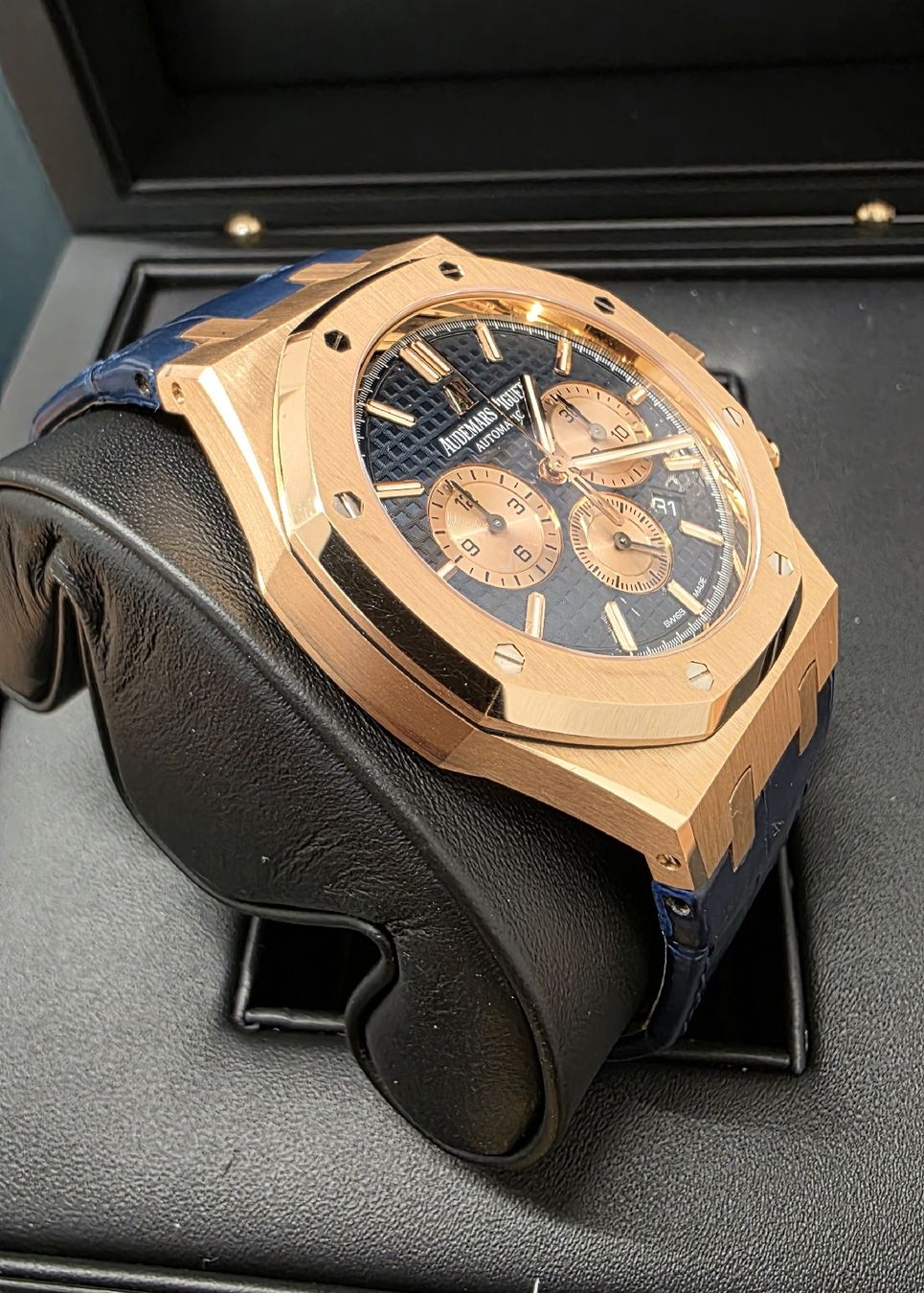 Audemars Piguet Orologi: Audemars Piguet Royal Oak Chronograph - Ref 26331OR Blue – Usato da Zürich venduto da watchseasons 1
