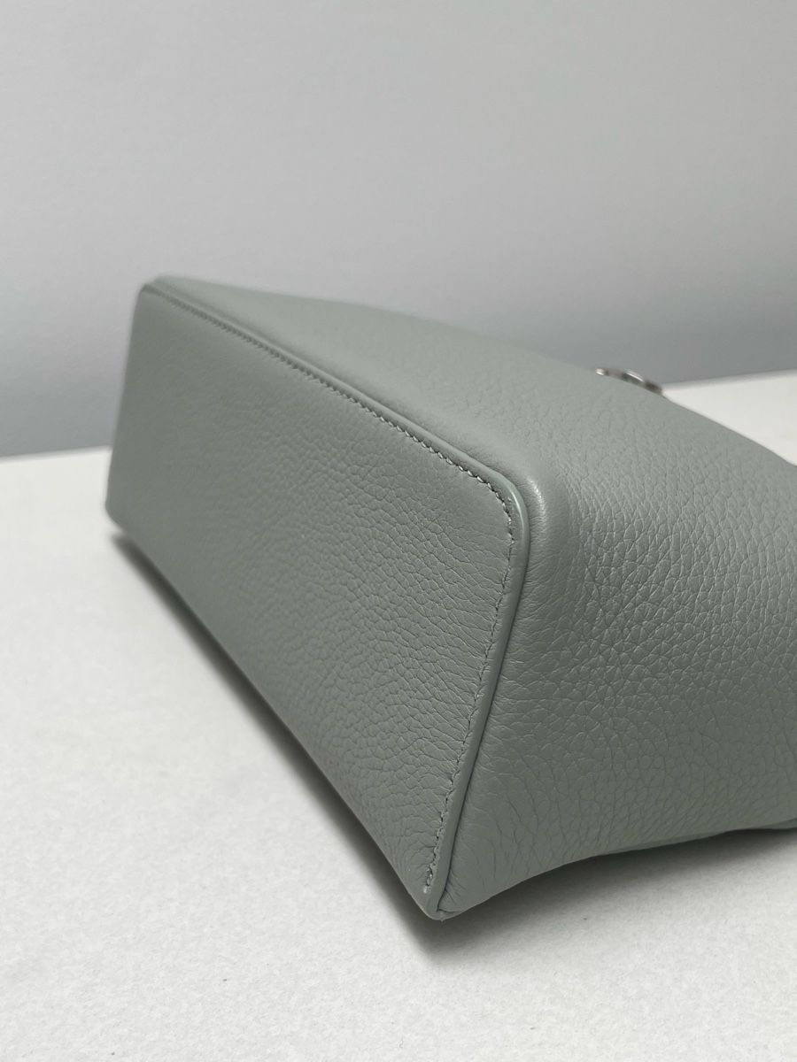 Loro Piana Taschen: NEW Loro Piana Extra Pocket L19 – Neu und originalverpackt aus Vacallo von kellyyy 4