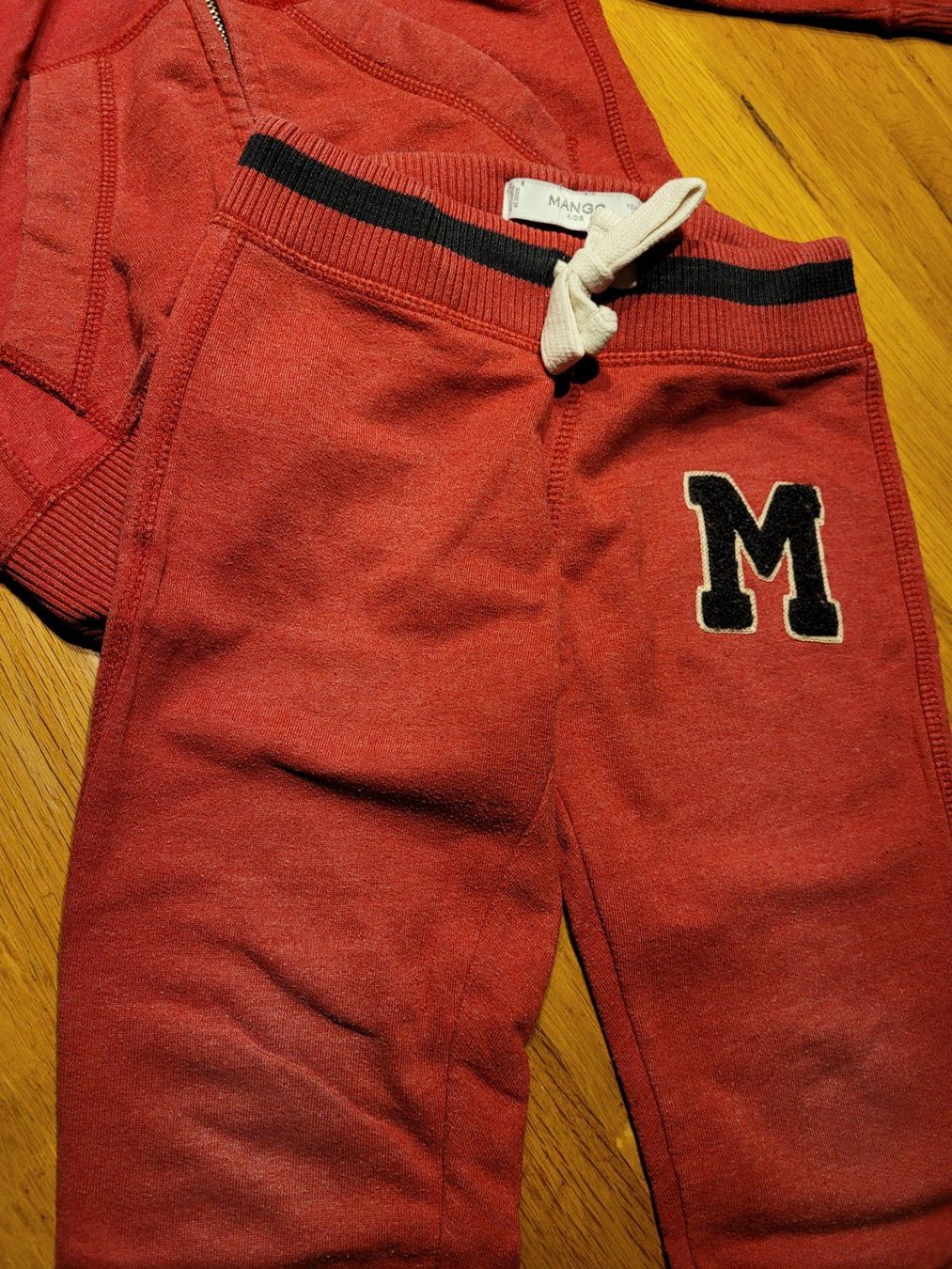 Mango Lotti & Set di vestiti: 104 - Grösse, 2er SET Sport- oder Freizeits- Traineranzug – Usato da Nottwil venduto da echtMOMO 3