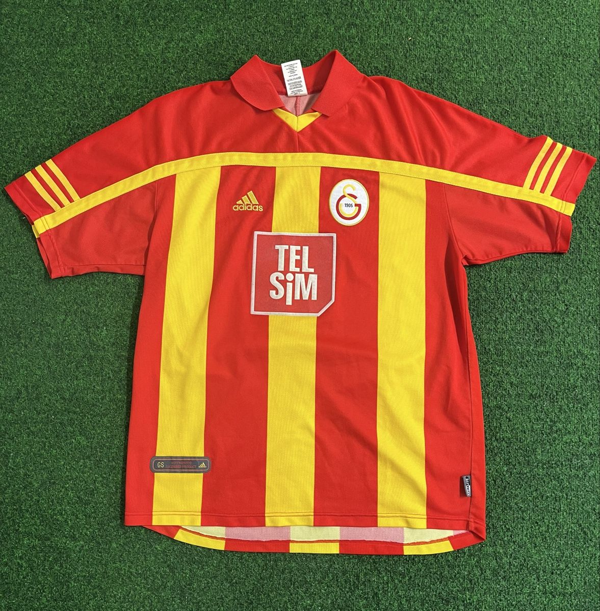 Adidas Canottiere & Pantaloni: Galatasaray 01/02 Prototype Trikot – Usato da Mellingen venduto da galatasarayshirts