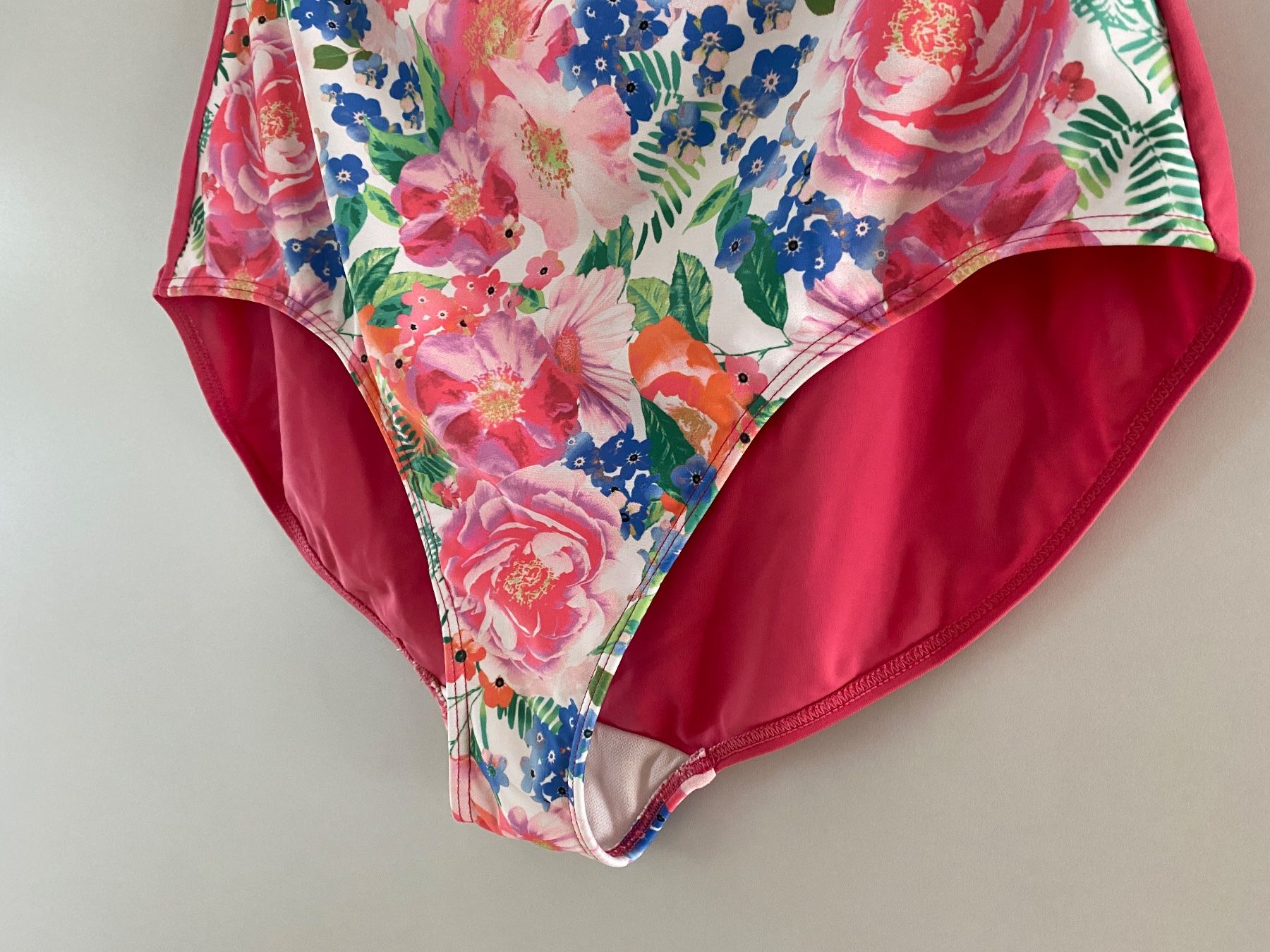 Costumi da bagno & Bikini: Badekleid Grösse 40/42 – Usato da Glattbrugg venduto da riseca 1
