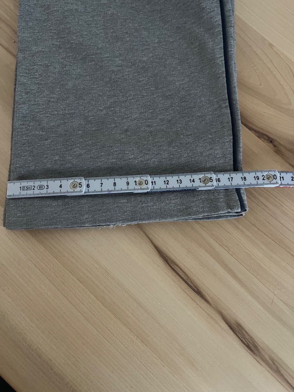 Tommy Hilfiger Pantalons: Tommy Hilfiger, leichte Jogginghose – Défectueux à Oberglatt ZH par dauerbrenner 5