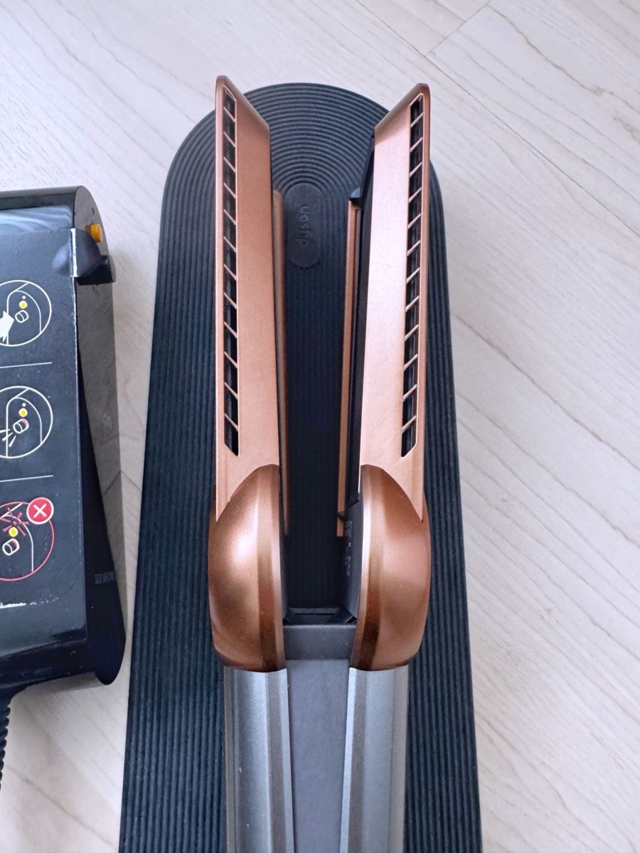 Dyson Asciugacapelli: Dyson Airstrait – Usato da Brugg AG venduto da Gucci59 1