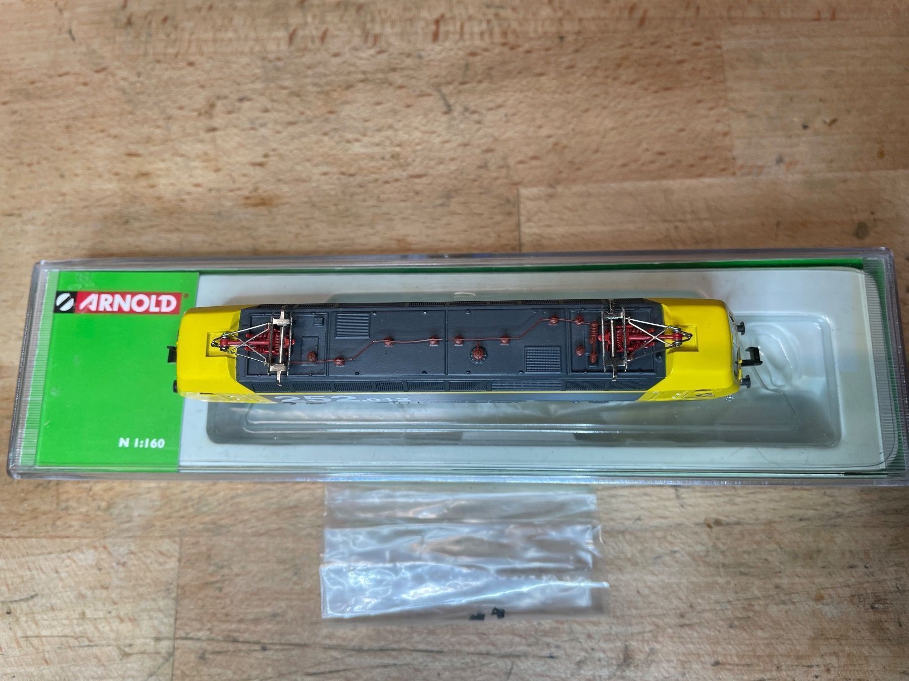 Arnold Modellini di ferrovie: Arnold 2009 Elok CLASS S252 RENFE Zahnrad Messing – Nuovo (secondo la descrizione) da Hauterive NE venduto da eriamch 1