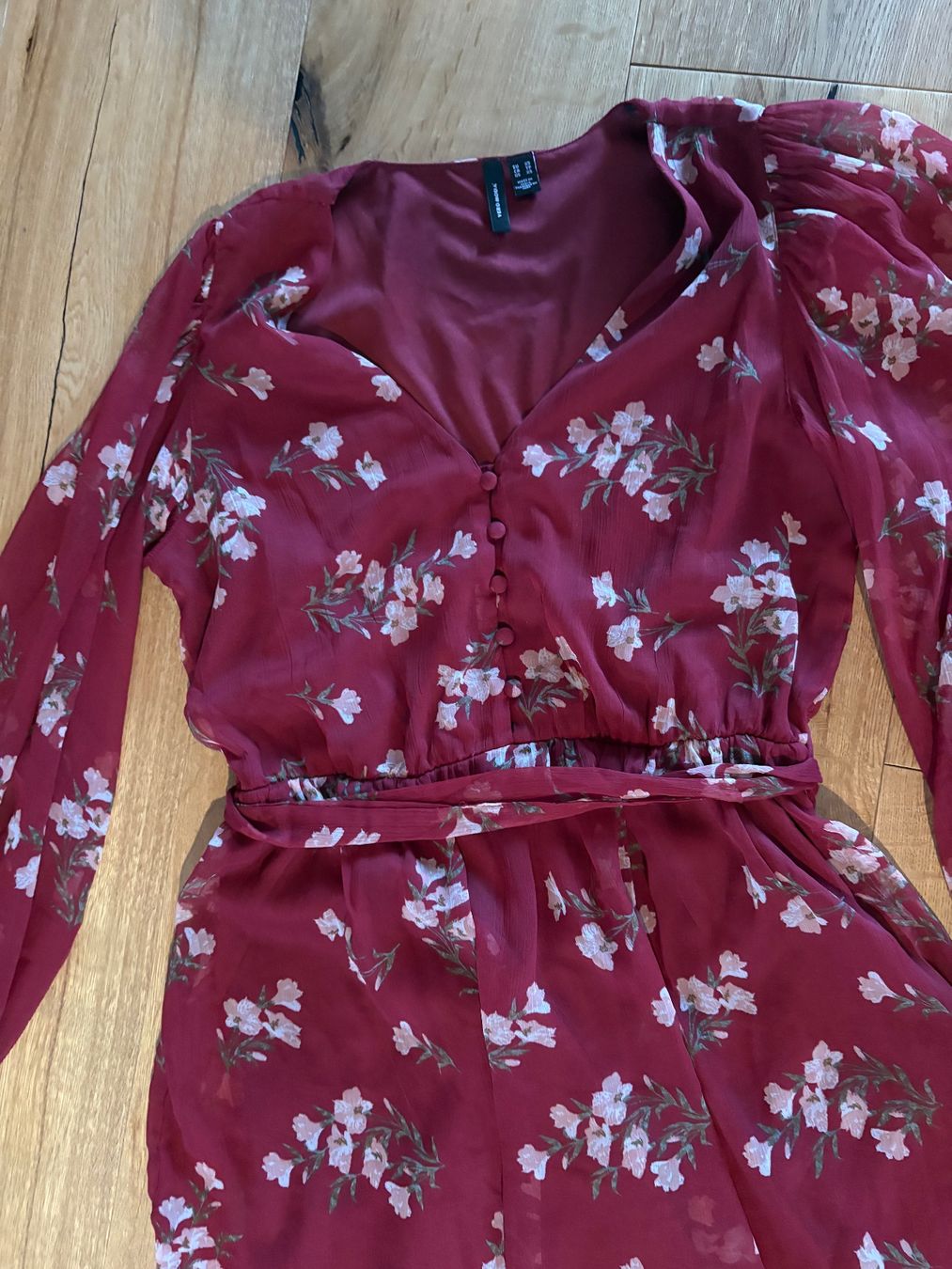 Vero Moda Vestiti: Kleid mit Blumenmuster – Usato da Beatenberg venduto da Rose406 2