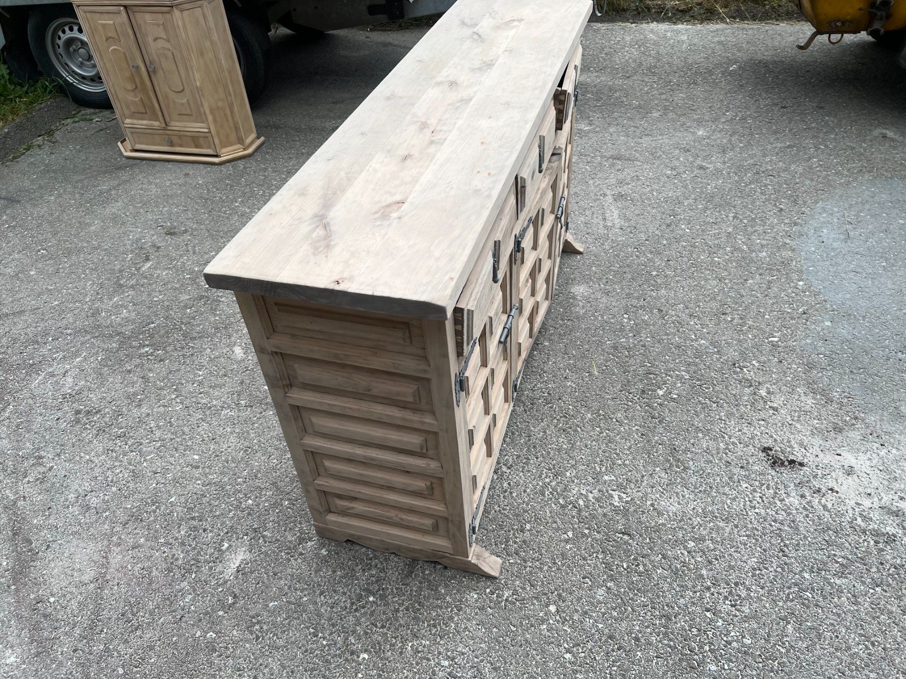 Kommoden: ART 1117-J Meuble espagnol à chaussures sablé – Gebraucht aus Pont-La-Ville von BCMGLEAL 2