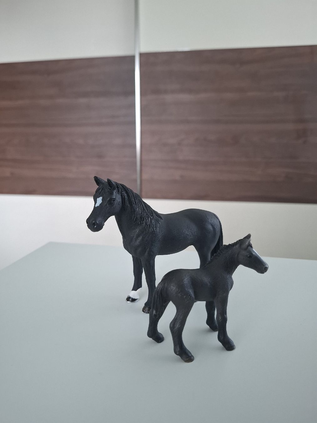 Schleich Spielzeuge: Schleich Fohlen und Wallach schwarz – Gebraucht aus Ballwil von Mirjam789 2