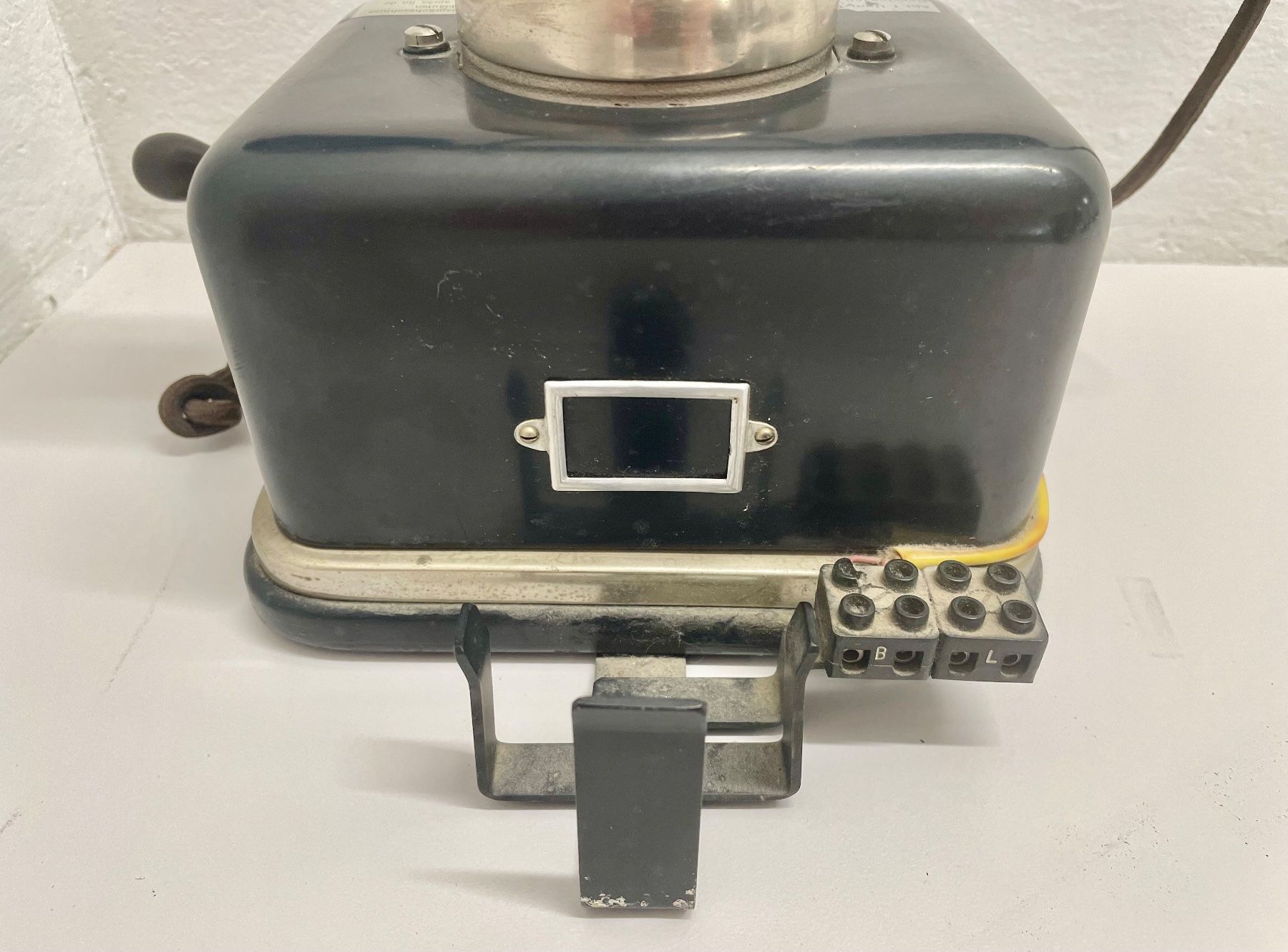 Telefoni: Antikes Tisch Kurbel Telefon, um 1920 – Difettoso da Niederdorf venduto da LeptonAG 1