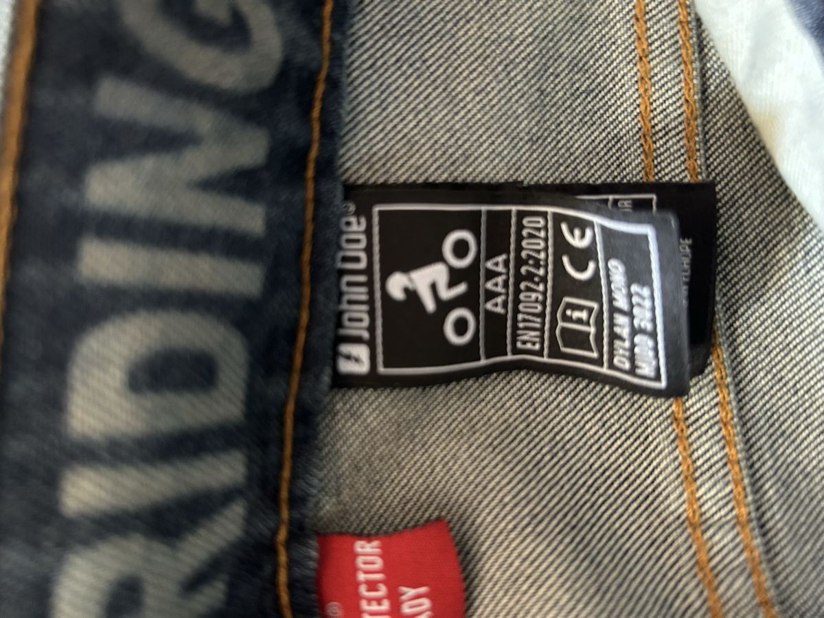 Jeans: Mororrad Jeans mit Protektoren – Usato da Uznach venduto da Snowstorm33 1