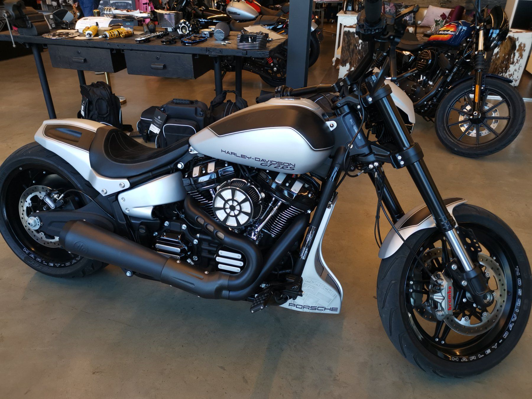 Harley-Davidson Strasse: Harley Davidson FXDRS Porsche Design – Neu (gemäss Beschreibung) aus Klosters Dorf von Baky61