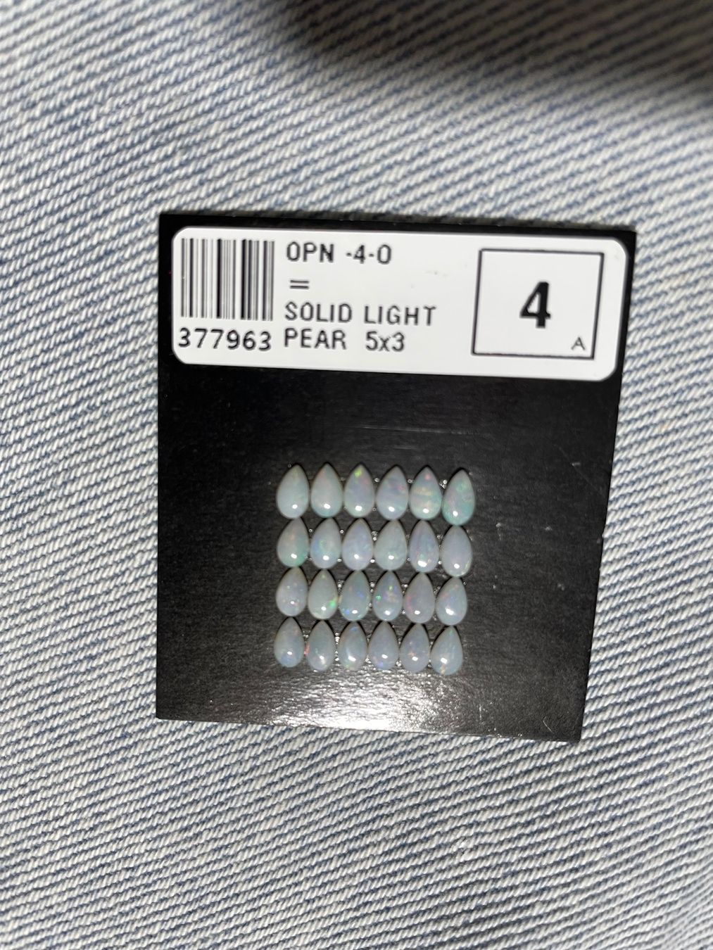 Fossili: 24 Stk  Cabochons Opal echt winzig neu – Nuovo e nell'imballaggio originale da Leuggern venduto da gemshow 4