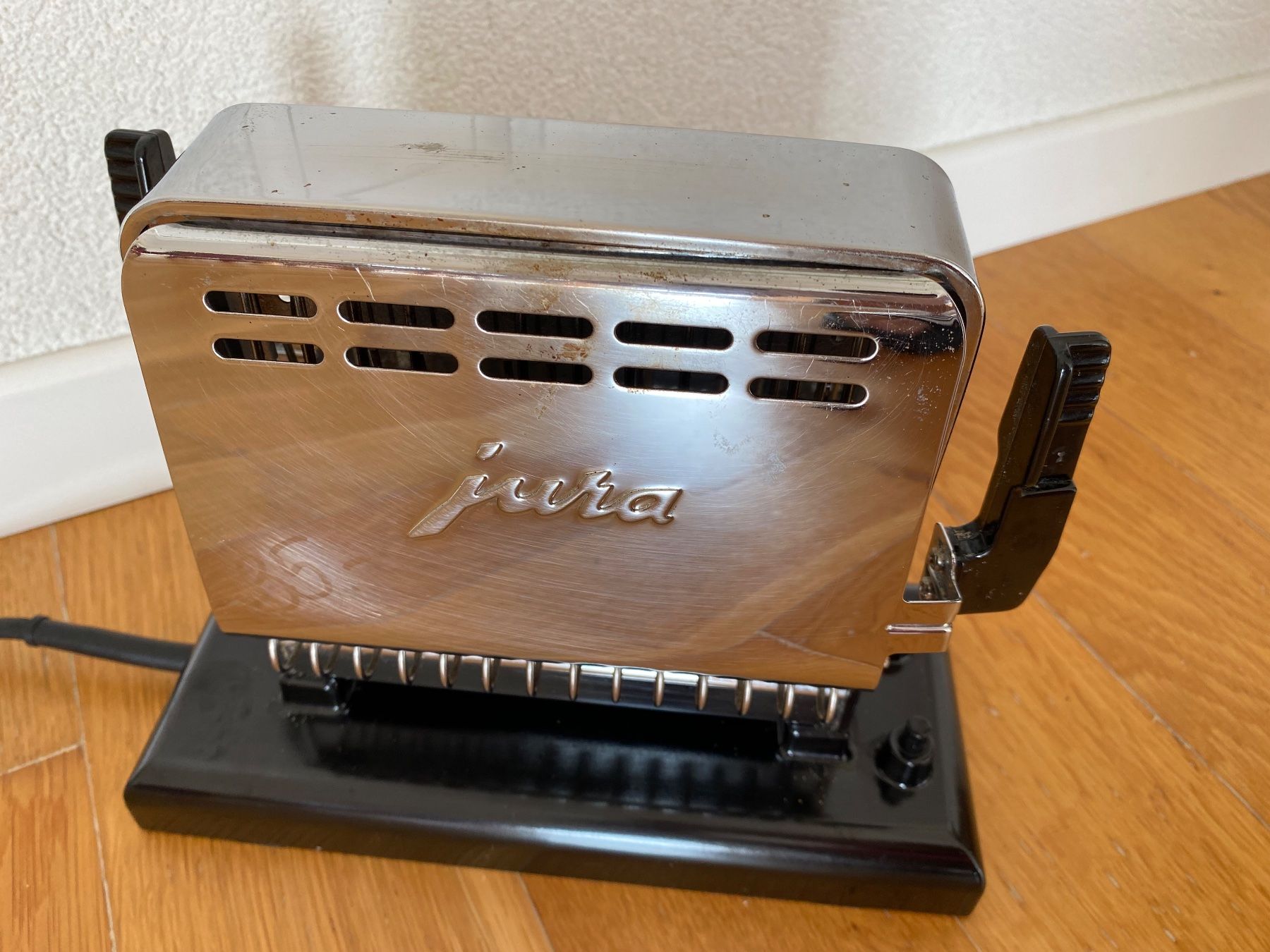 Jura Appareils de cuisine: JURA TOASTER TYPE 150 – D'occasion à Zürich par Fashionparade 1