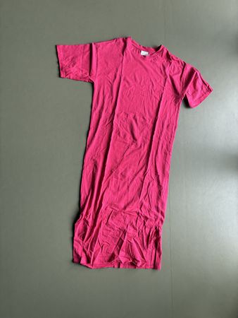 Pinkes Kleid von Kaffee