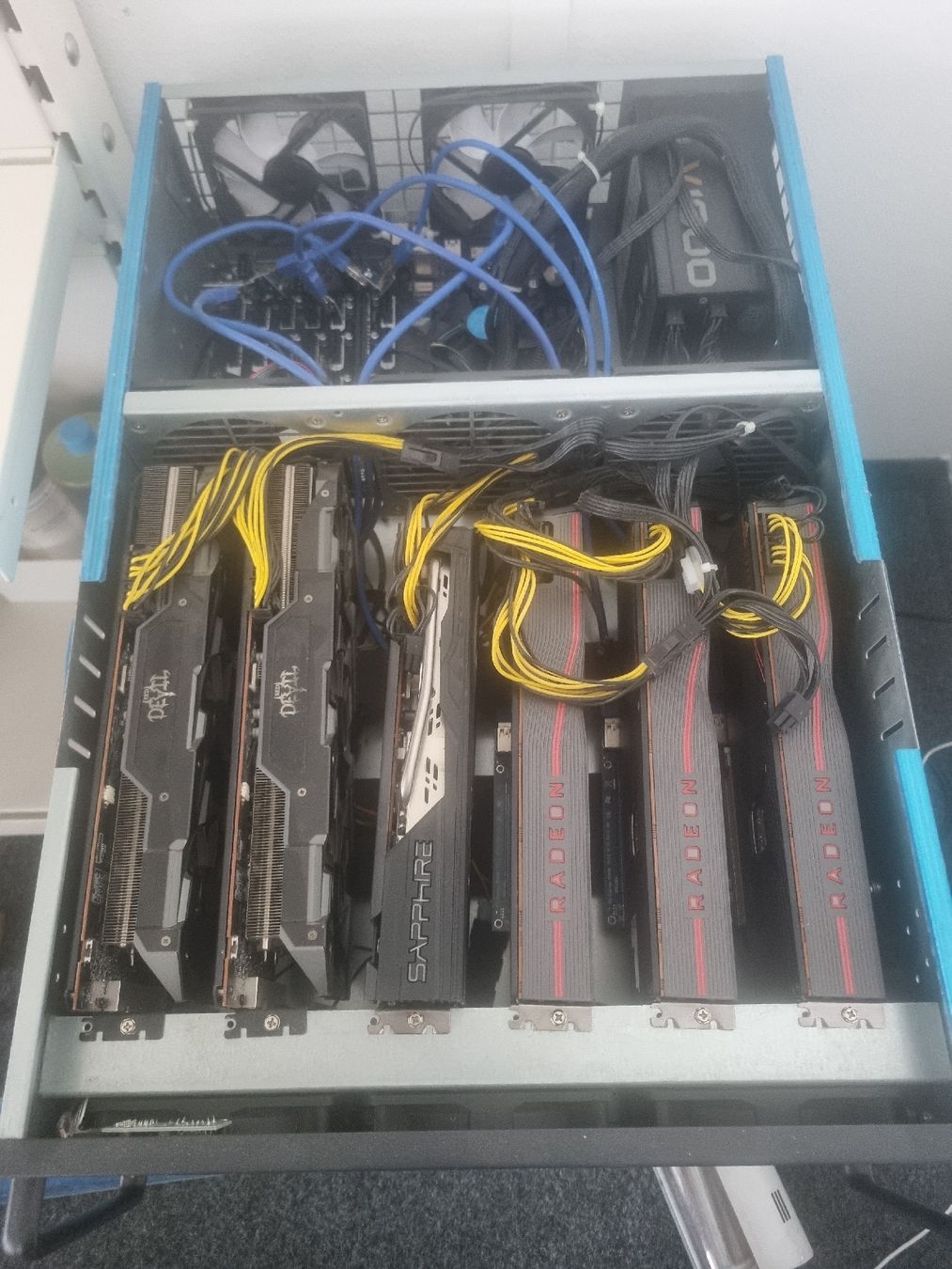Amd Cartes graphiques: Gpu server / 6 x grafikkarte – D'occasion à Zürich par zumGO 1