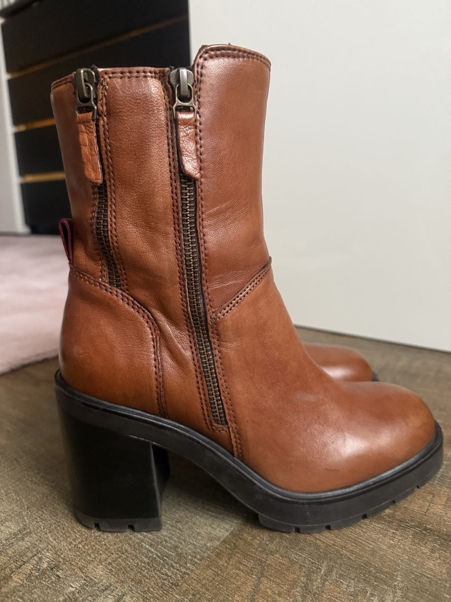 Damenschuhe: Stiefelette Damen Leder Gr. 38 – Gebraucht aus Lachen SZ von zsucard