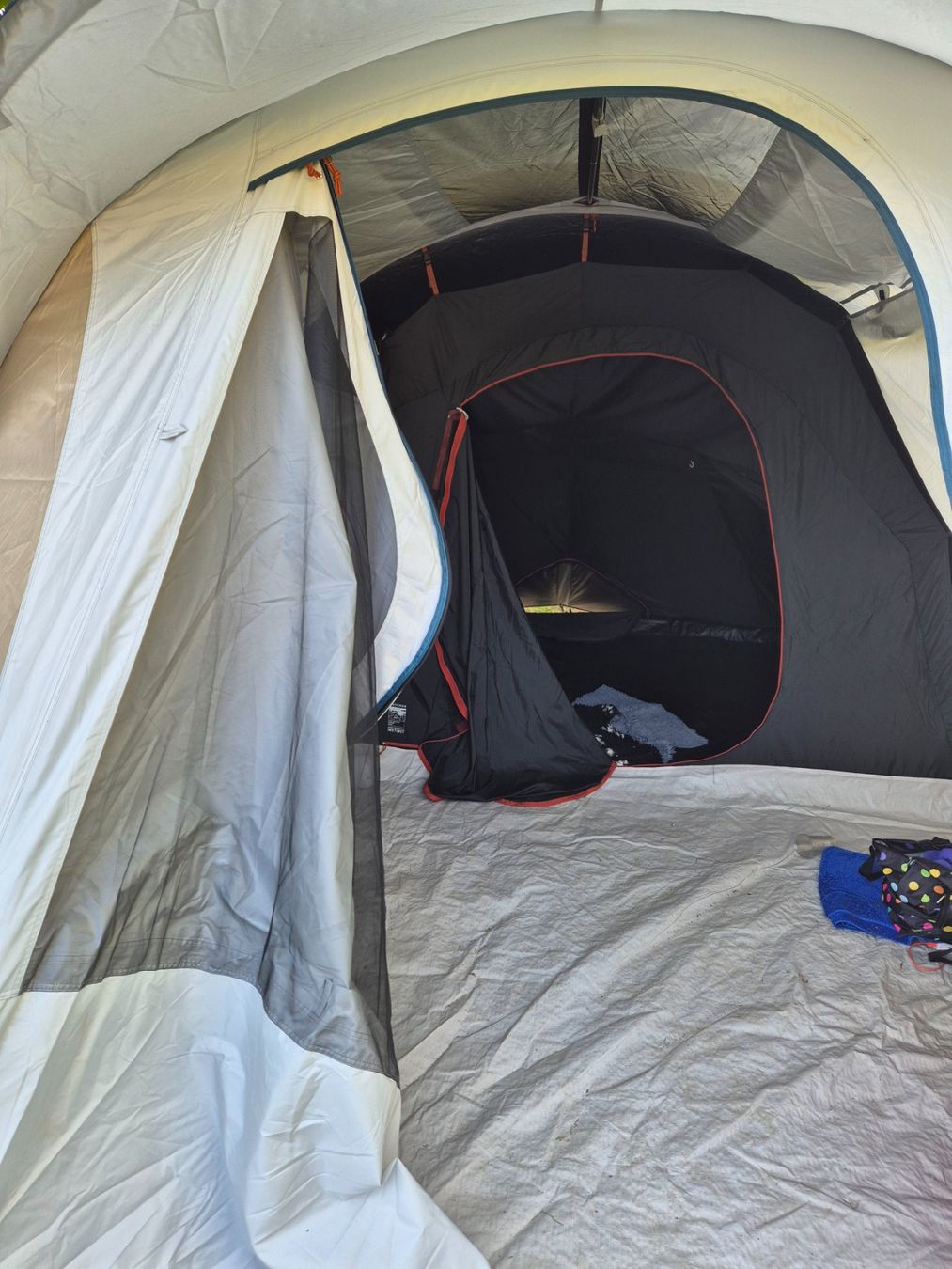 Decathlon Zelte: Aufblasbares Campingzelt 4-Personen – Gebraucht aus Gwatt (Thun) von Jeba 1