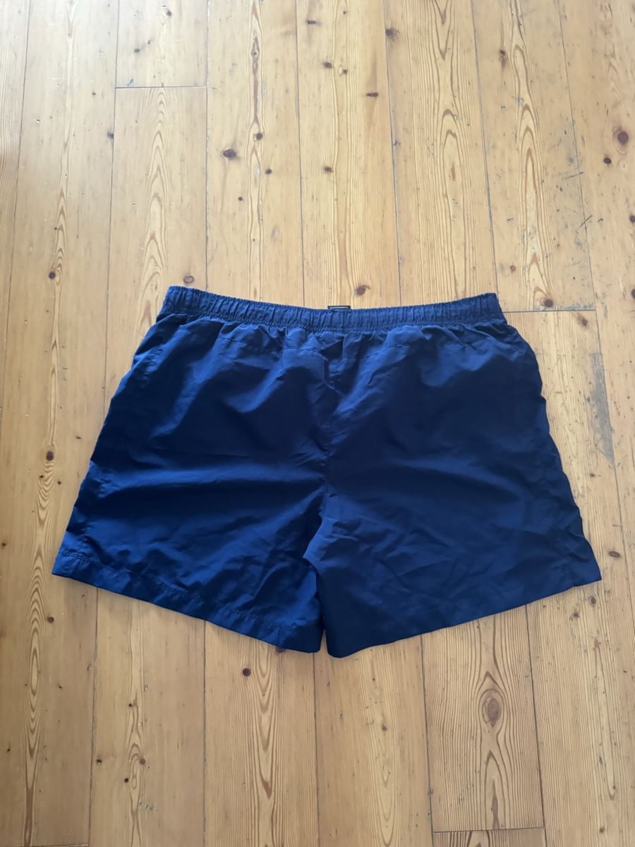 Pantaloni: FC Zürich Trainingsshorts – Usato da Zürich venduto da kofi1 1