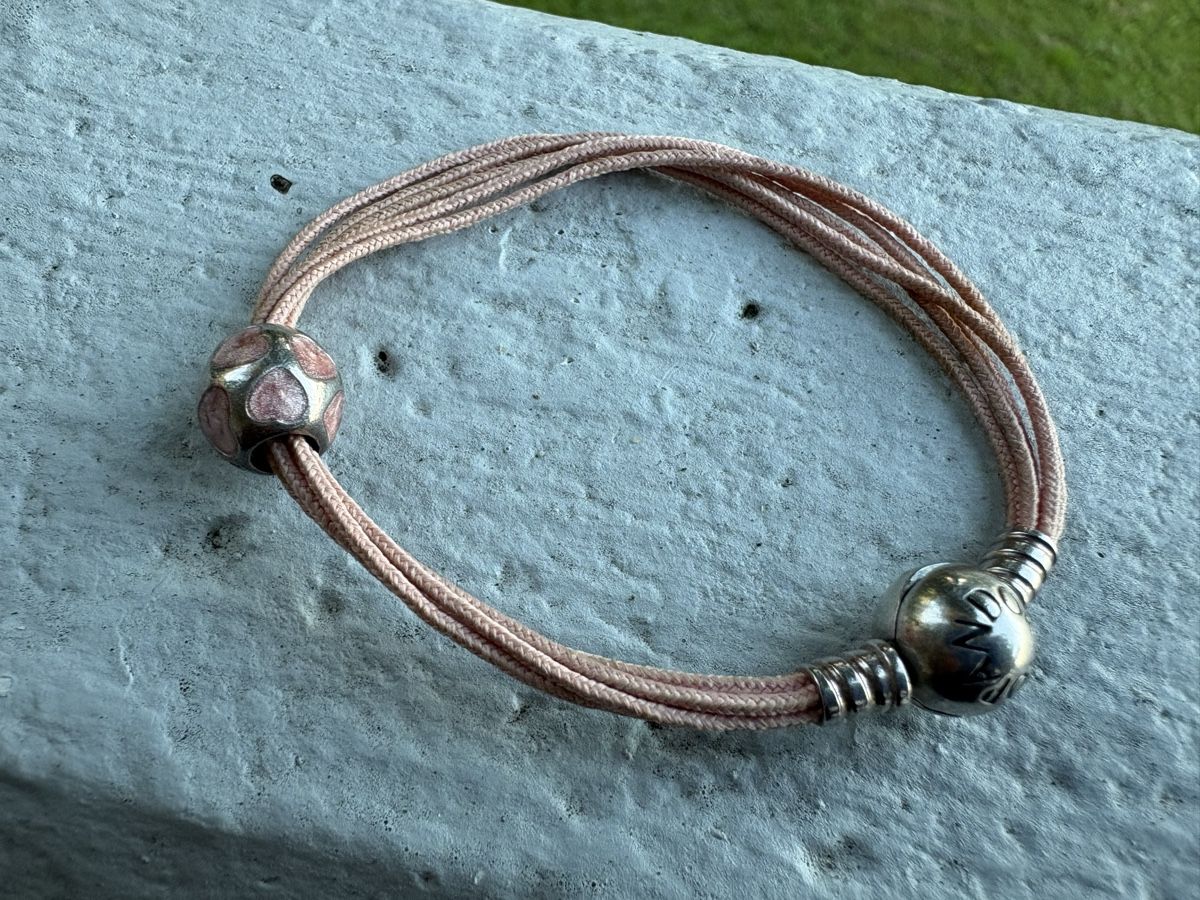 Pandora Bracciali & Braccialetti: Pandora Stoffarmband mit Charm – Usato da Schaffhausen venduto da sen_pxn9 4