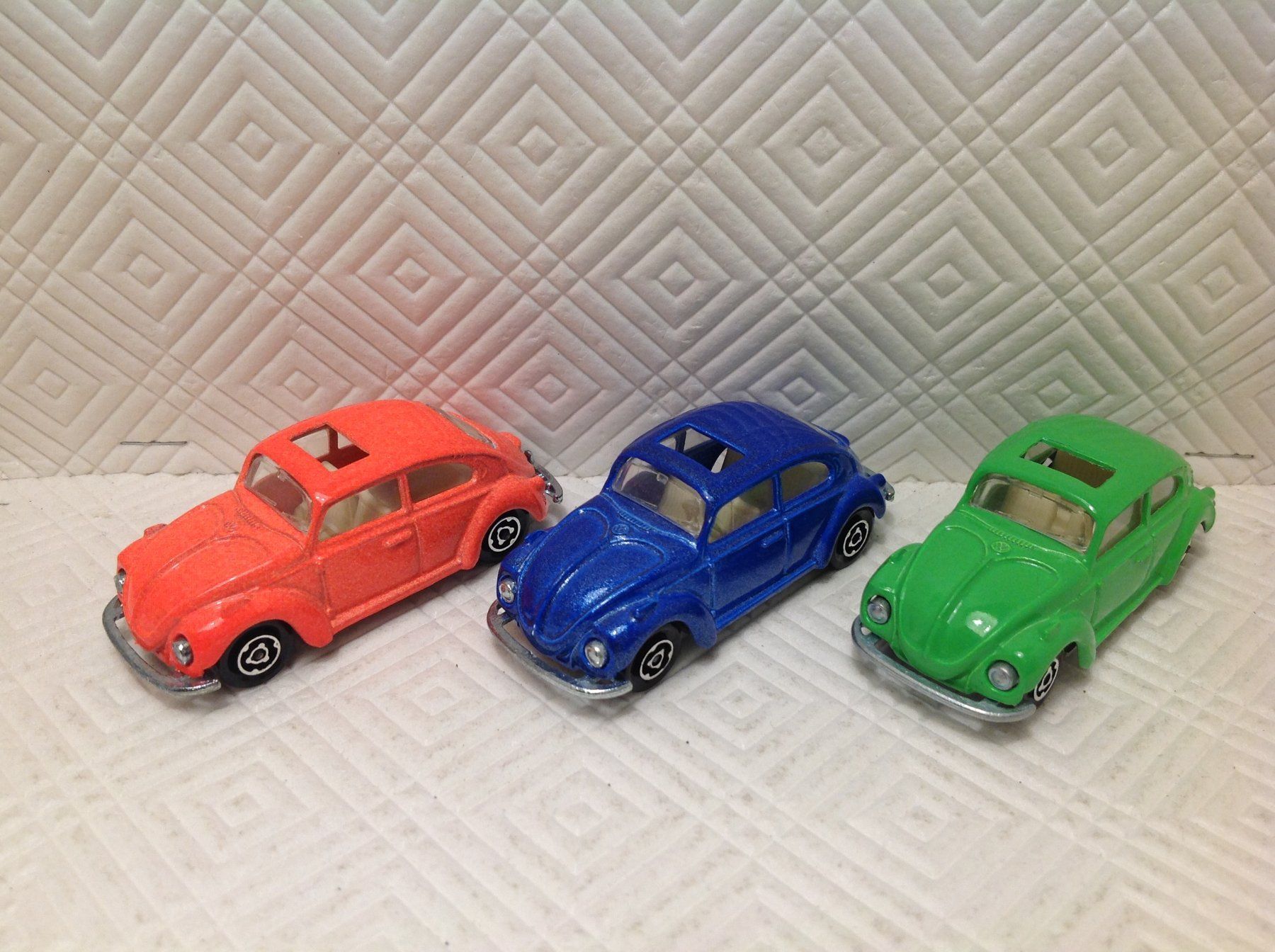 Majorette Jouets: 3x alte VW Käfer , Majorette 1:60 – Neuf (Voir description) à Seuzach par Jage