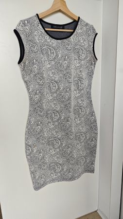 Top Secret Woman Dress Black/White Paisley 40