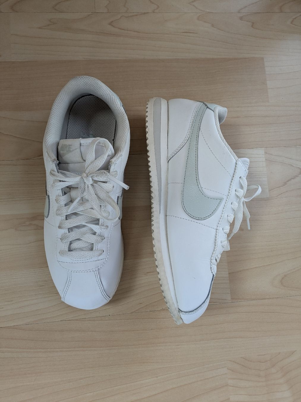 Nike Damenschuhe: Nike Cortez Basic Gr.37.5 weiss – Gebraucht aus Zürich von N.Hemmi 2