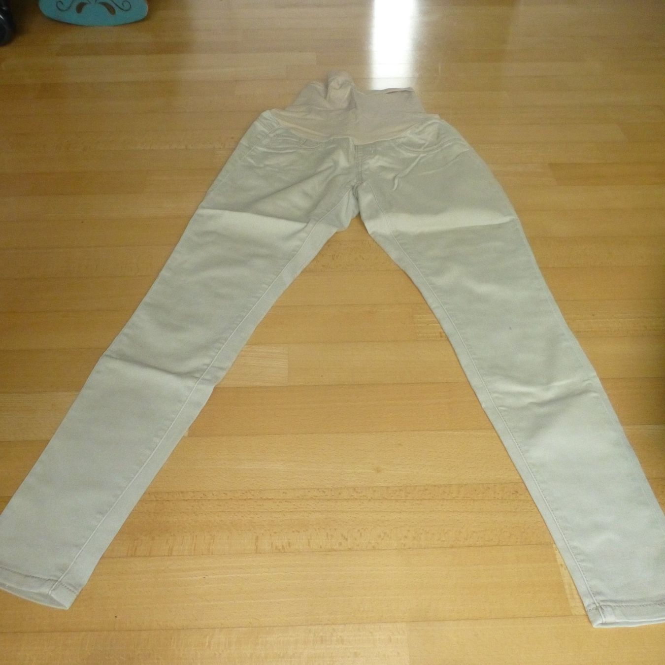 Pantaloni: Schwangerschaftshose in beige – Usato da Hergiswil NW venduto da annettelia